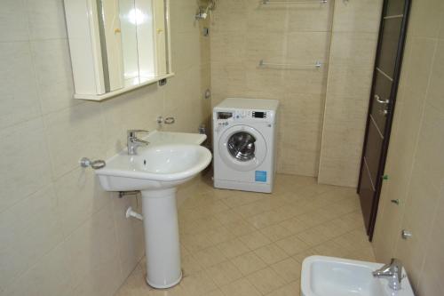 Deluxe Apartment image 10