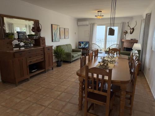 Nerja Paradise Rentals - Villa Alminares - image 7