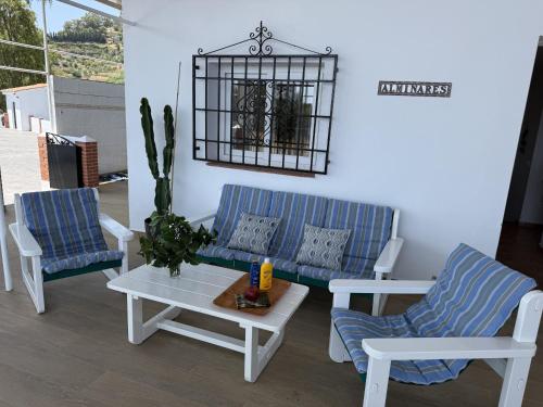 Nerja Paradise Rentals - Villa Alminares - image 8