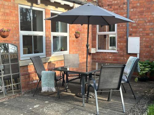 شرفة/ تراس, Hanley Swan, The Garden Flat in هانليى كاسل