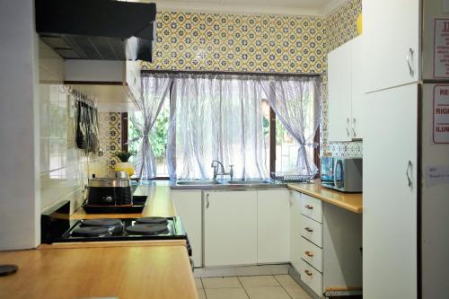 Breeze & Bliss Beach House 300m Walk to the Beach! in 彭寧頓