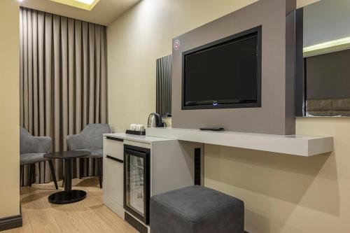 Garner Hotel Istanbul - Airport Arnavutkoy by IHG, Стамбул (фото 9)