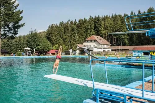 2 bis 4 Personen mit Infrarotsauna F1H0 in Ruhla, Deutschland