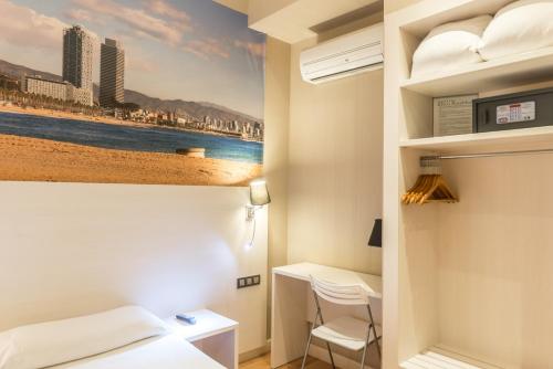 Hostal BCN Ramblas - image 3