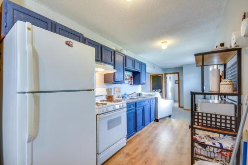 1 Mi to Mark Twain Lake: Cabin w/ Community Pool in Monroe City (MO)