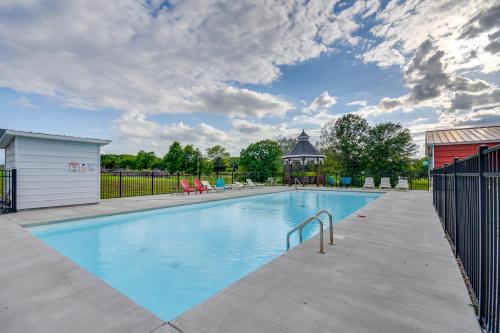 1 Mi to Mark Twain Lake: Cabin w/ Community Pool in Monroe City (MO)