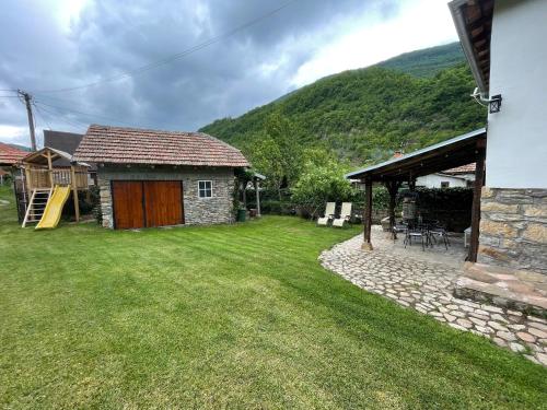 Omgivelser, Kuća Mitića (Kuca Mitica) in Pirot