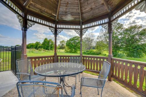 1 Mi to Mark Twain Lake: Cabin w/ Community Pool in Monroe City (MO)