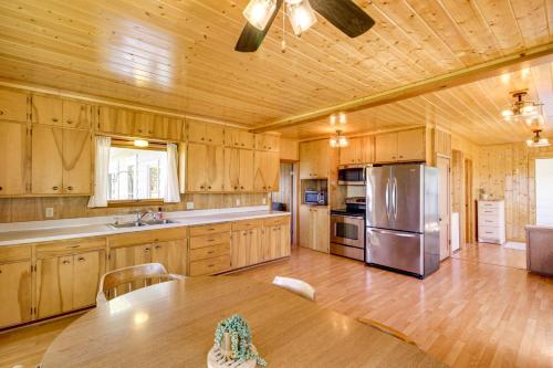 Hackensack Waterfront Retreat on Tenmile Lake in Akeley