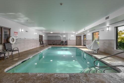 Holiday Inn Express Hotel & Suites Vancouver Mall-Portland Area an IHG Hotel - image 6