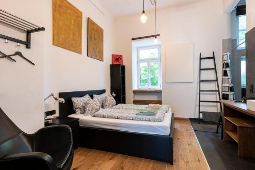 One-Bedroom Apartment image 7