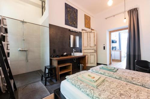 One-Bedroom Apartment image 5