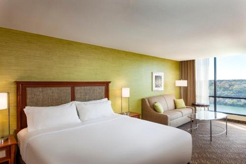 Holiday Inn Austin -Town Lake By IHG in Austin (TX)