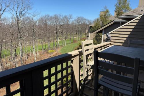 Stoneridge 30 with Wintergreen Advantage - main image