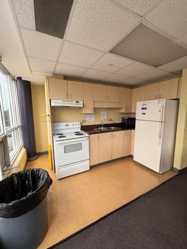 Konyha, Hotel Laurier - King Street Residence in Waterloo (Ontario)