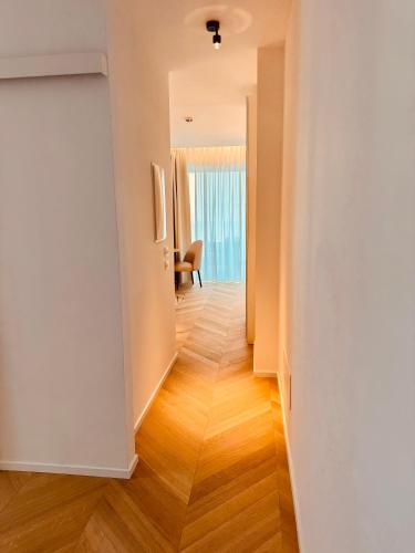 Suite with Sea View image 4