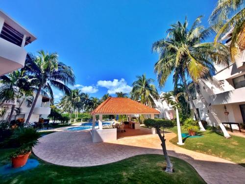 Hermosa planta baja con piscina, acceso a la Playa!!!