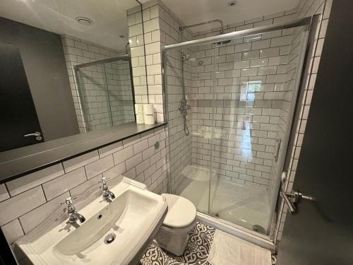 Modern 2 Bed City Centre Apartment, Leeds (zdjęcie 8)