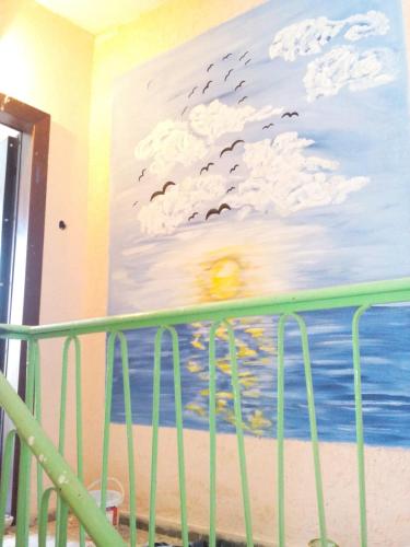 Apartment on 4th floor with a huge balcony! 10 min away from Metro! in 新海灘區