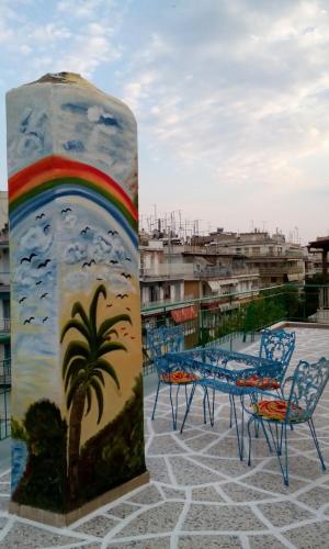 Apartment on 4th floor with a huge balcony! 10 min away from Metro! in 新海灘區