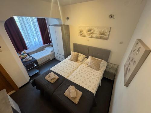 Blue Tree Rooms, Split (photo 2)
