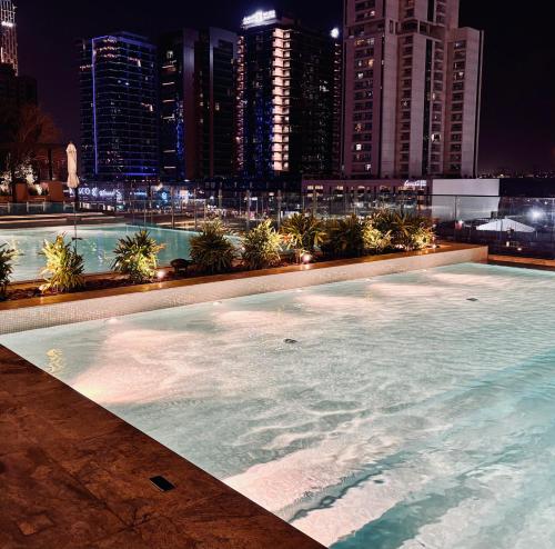 Stunning Brand New Studio with Private Jacuzzi, Dubái (foto 8)