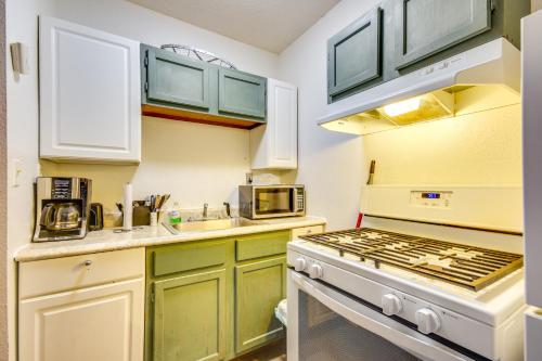 Pool & Fishing Access: Apt Near Mark Twain Lake in Monroe City (MO)