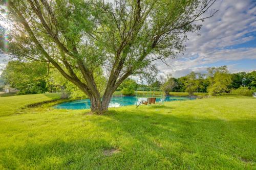 Pool & Fishing Access: Apt Near Mark Twain Lake in Monroe City (MO)