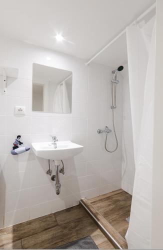 Urban Getaway Lofts - image 14