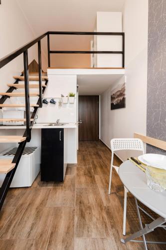 Urban Getaway Lofts - image 11