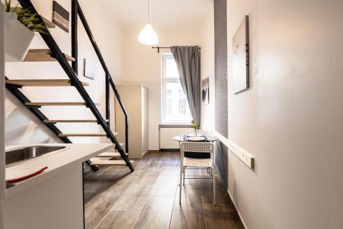 Urban Getaway Lofts - image 10