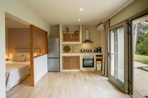 Forest Resort Suites Skiathos 2