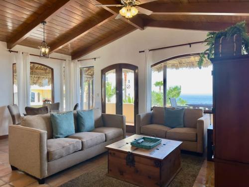 Puerto Nuevo Surf Villa del Cielo 2BR with pool in Puerto Nuevo