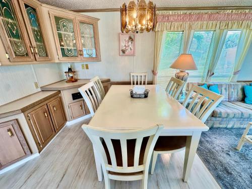 2b2ba beach house located across the street from the beach on beautiful Nettles Island in Hutchinson Island (FL)