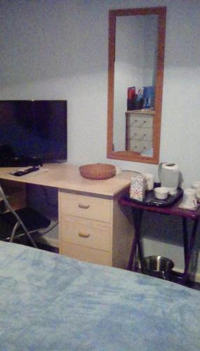 Bed & Breakfast Only - not 24 hour lodging - Truro, Cornwall - free parking, Truro (foto 10)