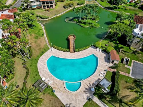 Villa Gem Tropical Charm Prime Location - image 7