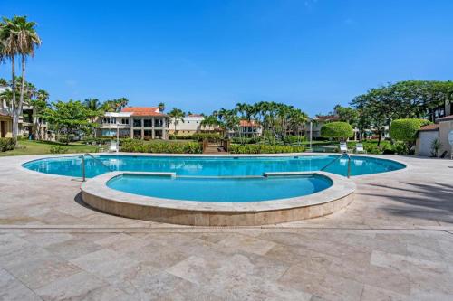 Villa Gem Tropical Charm Prime Location - image 13