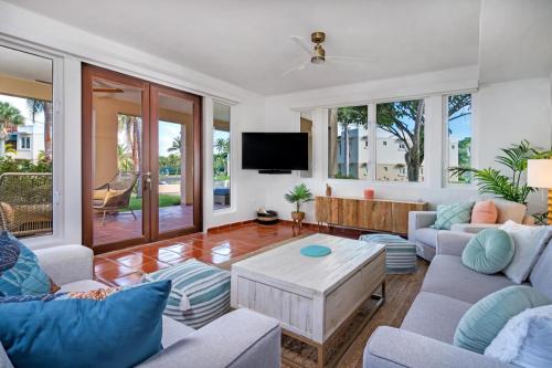 Villa Gem Tropical Charm Prime Location in เบกา อัลตา