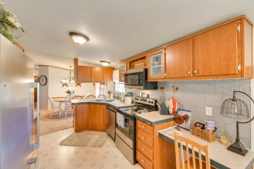 24 Mi to Morrison Springs County Park Cozy Home in Bonifay