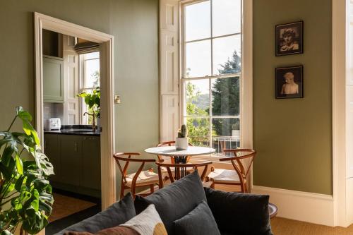 Bladud Buildings - Designer 2-Bed Apartment in Bath - Walk Everywhere, Bath (photo 9)