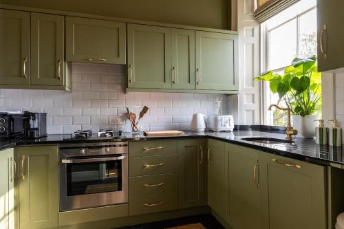 Bladud Buildings - Designer 2-Bed Apartment in Bath - Walk Everywhere, Bath (photo 6)