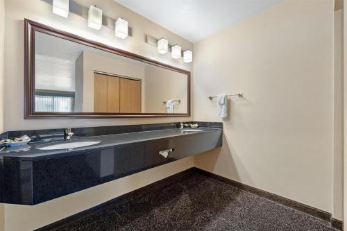 Best Western Plus City Center - image 2