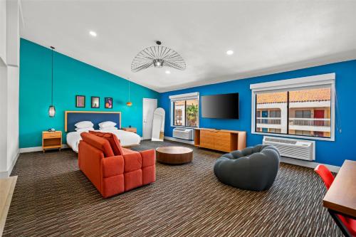 room detail thumbnail 0