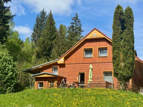 Viesnīcas āriene, Celá Horská Chata Maty - až 25 lůžek (Cela Horska Chata Maty - az 25 luzek) in Dolni Dvur