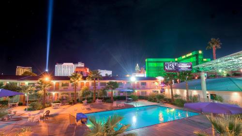 Tropicana Stays By Townhouse - 수영장