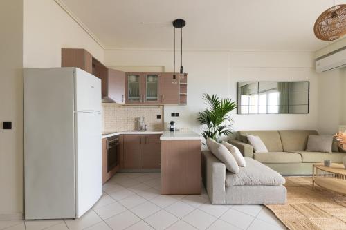Loutraki Seaview Apt - 2BR, Terrace & BBQ I Beach in Loutraki