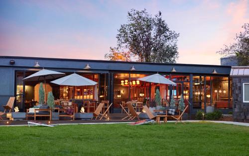 High Country Motor Lodge near Thorpe Park