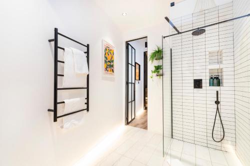 Modern 1 bed House in Kensington High St - image 12