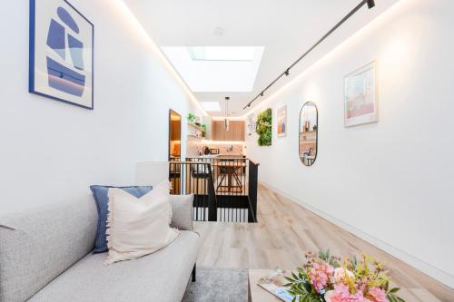 Modern 1 bed House in Kensington High St - image 9