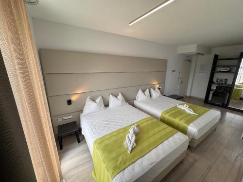 Deluxe Family Suite